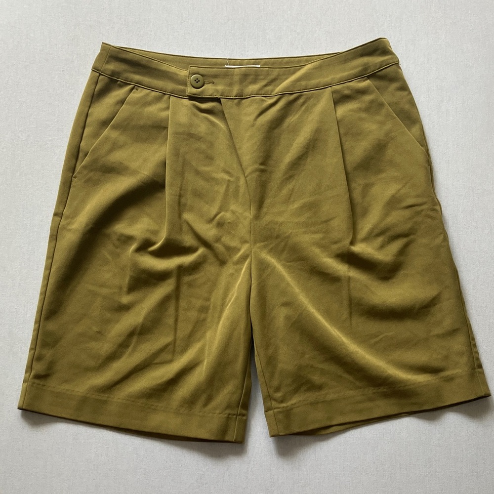 BB Dakota Olive Pleated Bermuda Shorts